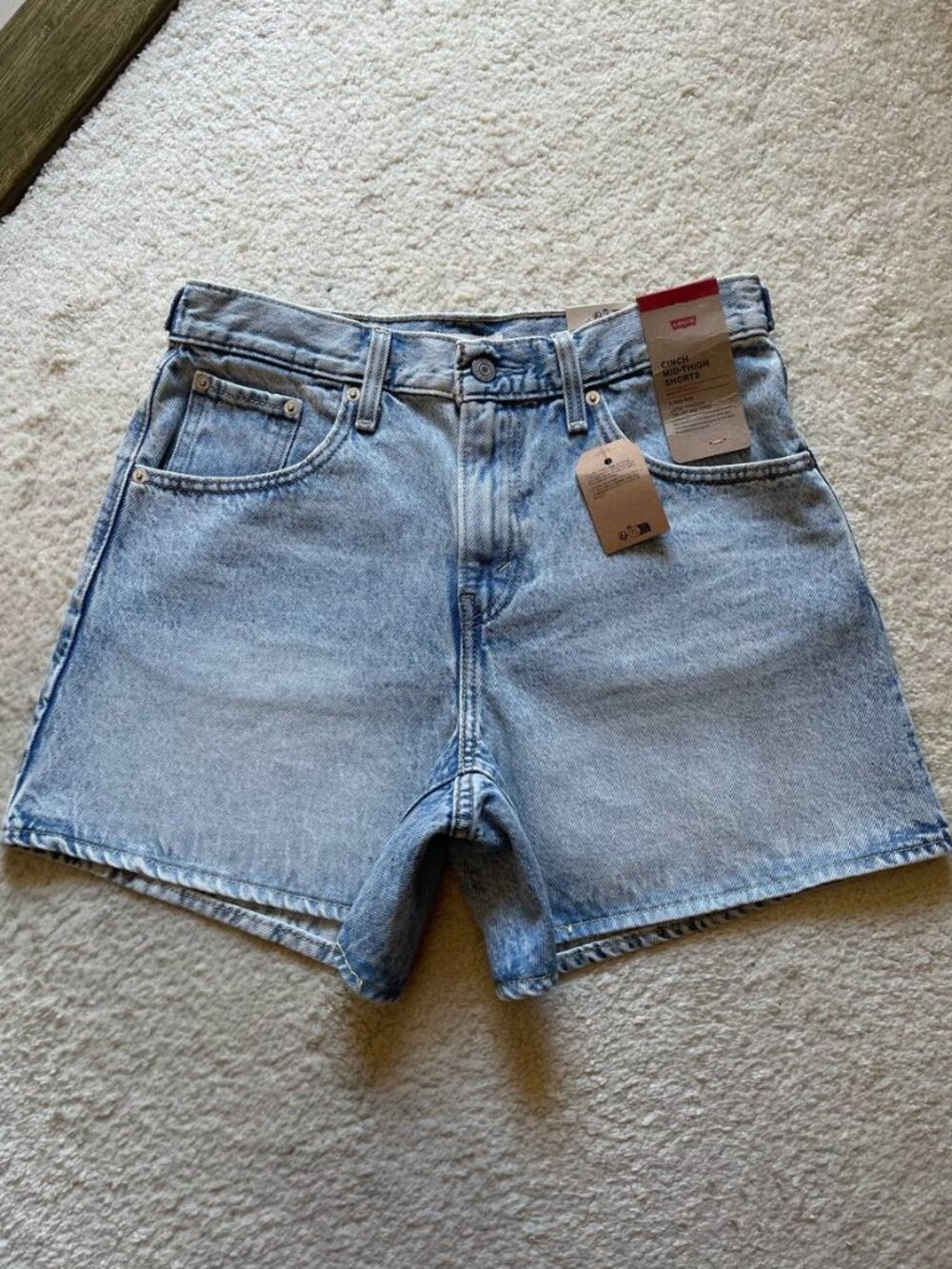 NWT Levi's Cinch High Rise Acid Wash Denim Shorts Size 28